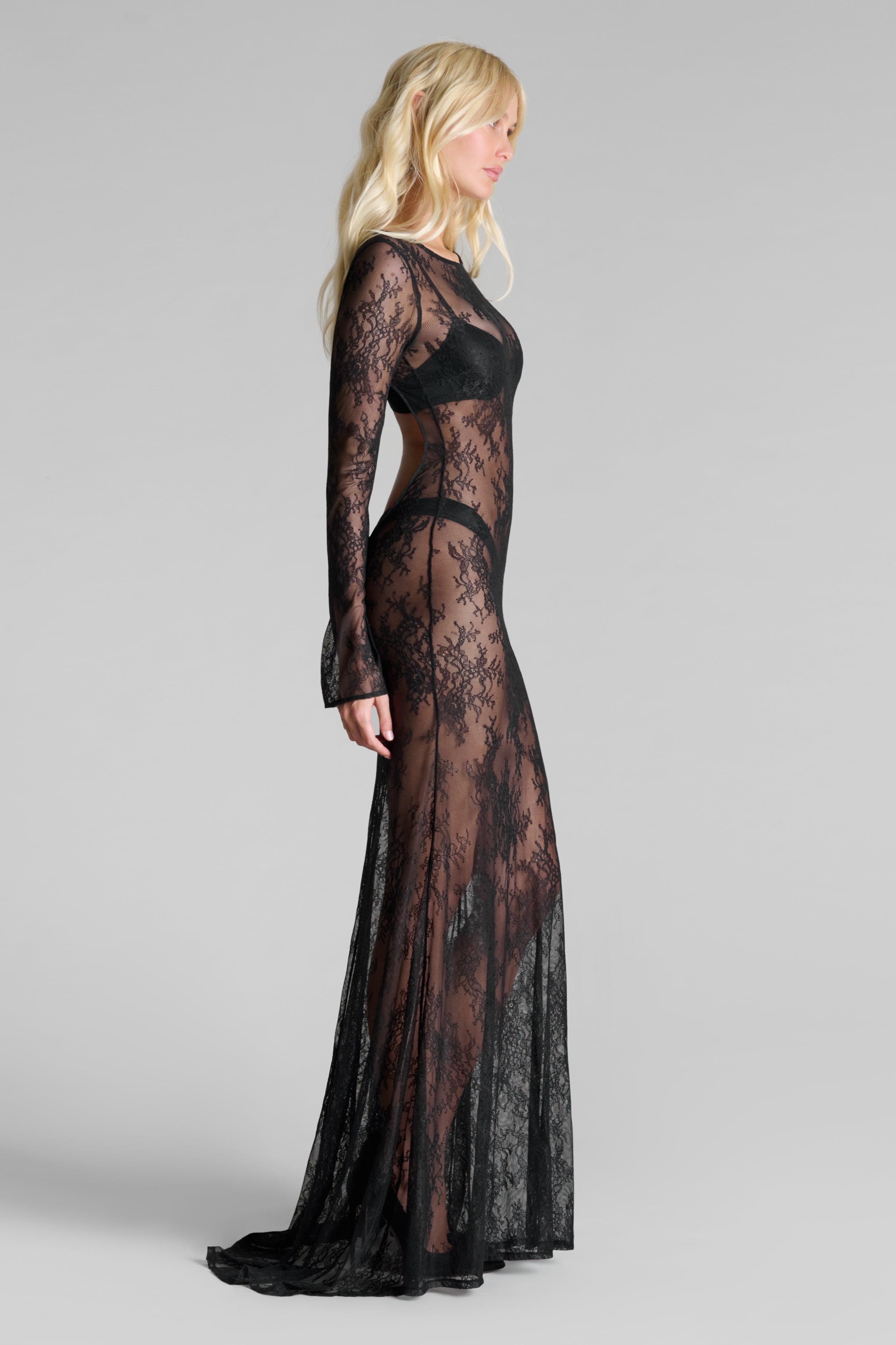 030 Long lace backless dress - Le Vestiaire