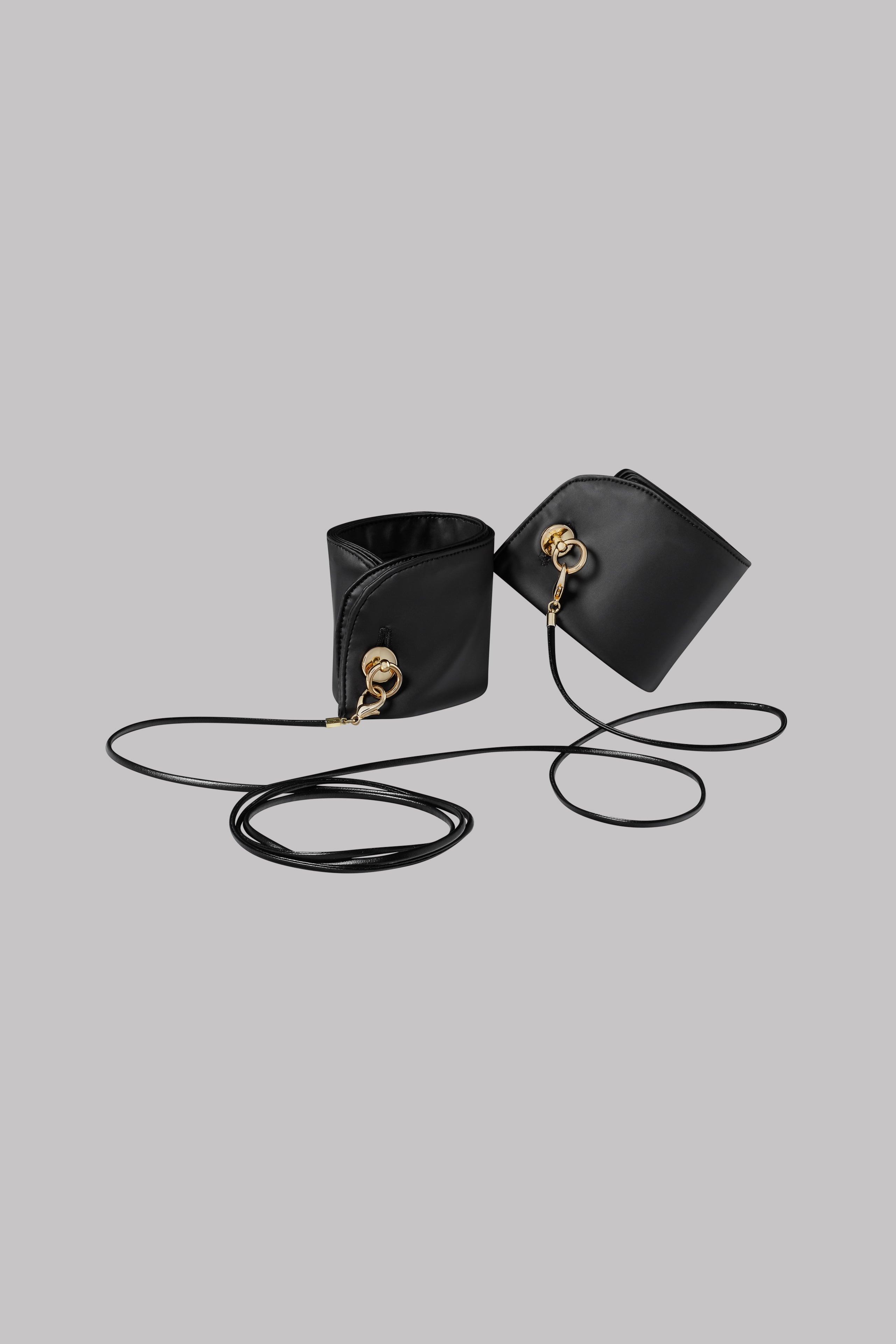Handcuffs - Chambre Noire